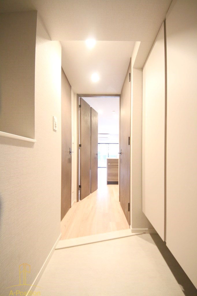 玄関　シーズンフラッツ福島