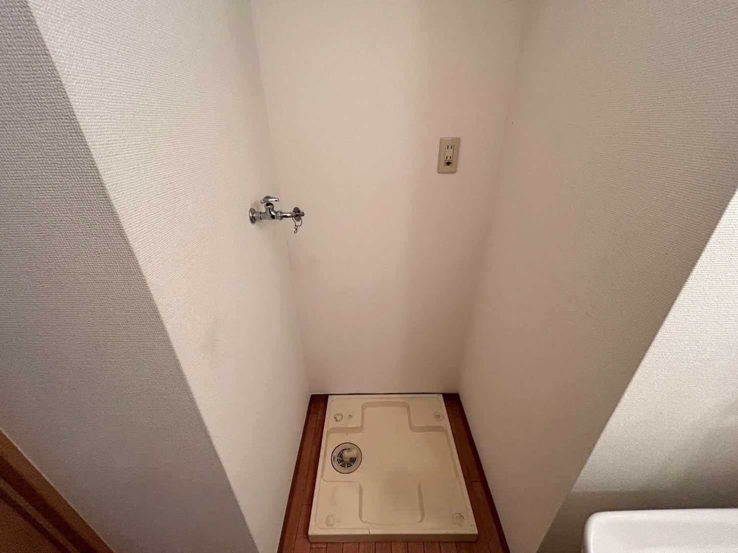 その他設備　室内洗濯機置場です