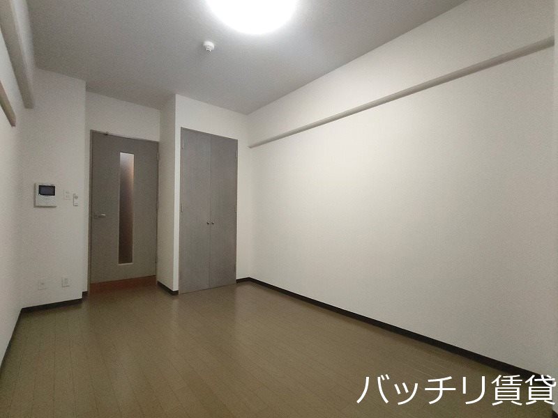 居室・リビング　別号室写真の為、現況を優先致します。