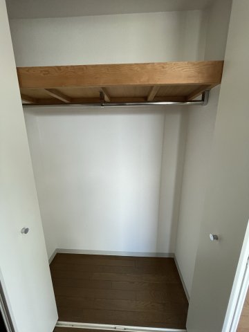 収納　イメージとして同マンション他部屋を表示しています