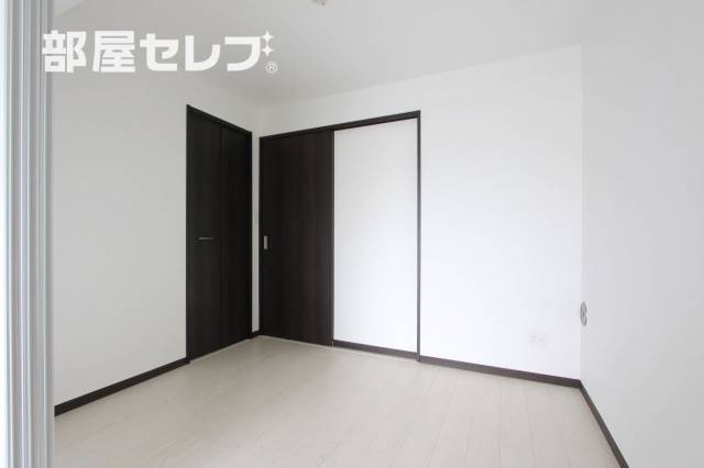 その他部屋・スペース　※階によりアクセントクロスが異なります。（５０１号室写真）