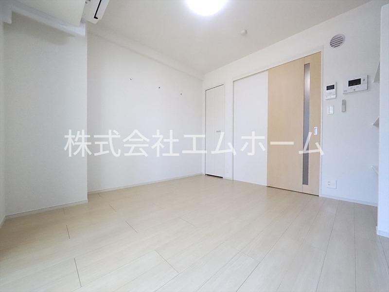 その他部屋・スペース　洋室7.3帖　棚付き　エアコン完備