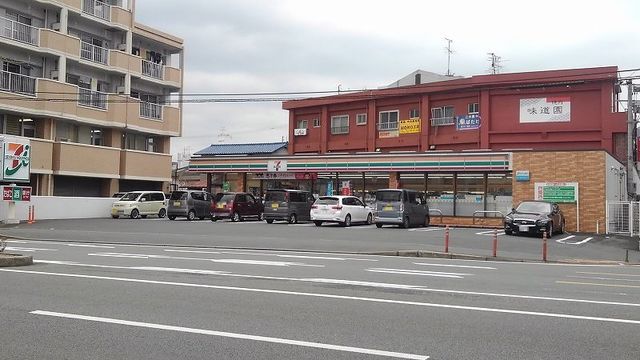 コンビニ　セブンイレブン小倉神岳２丁目店（コンビニ）まで300m
