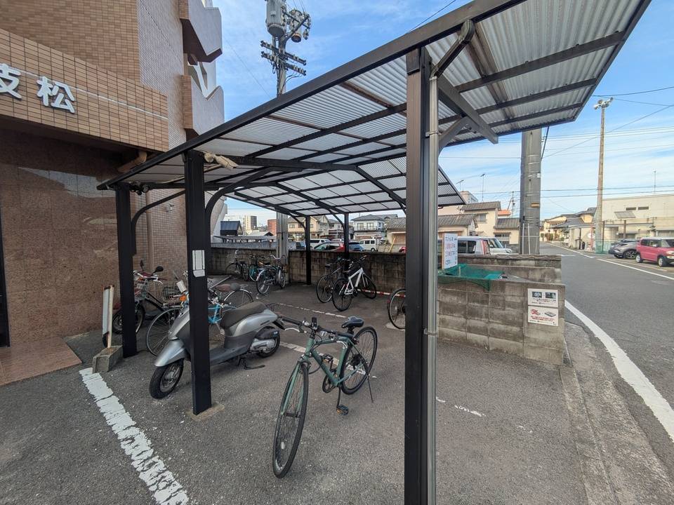 駐車場　駐輪場