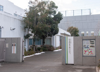 中学校　杉並区立杉並和泉学園和泉中学校（中学校）まで778m