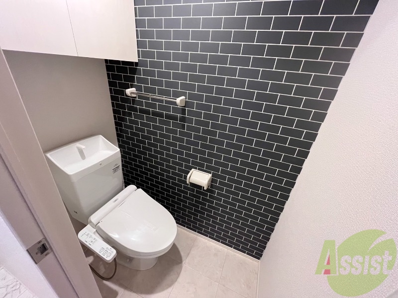 トイレ　ウォシュレット機能がついているので安心ですね。