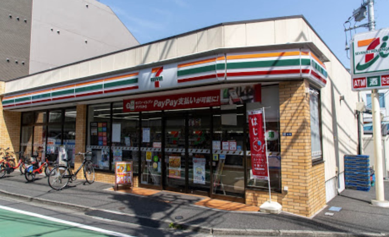 コンビニ　セブンイレブン高田馬場3丁目中央店（コンビニ）まで114m