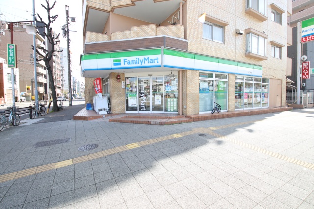 コンビニ　ファミリーマート　九丁堀店（コンビニ）まで300m