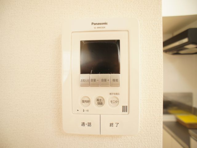 セキュリティ　訪問者の確認ができるTVドアホン付きです♪