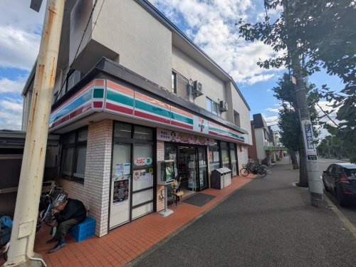 コンビニ　セブン-イレブン 勝田台店（コンビニ）まで870m