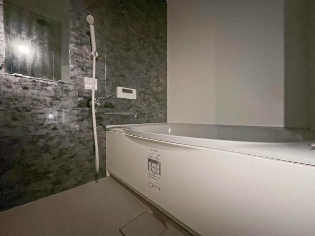 バス・シャワールーム　※別部屋参考写真