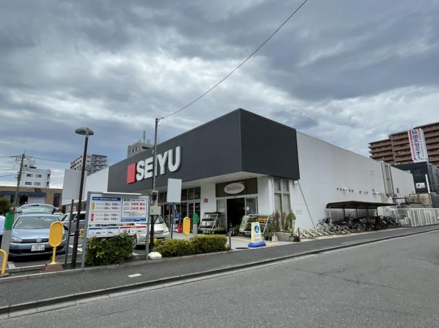スーパー　西友草加店（スーパー）まで572m