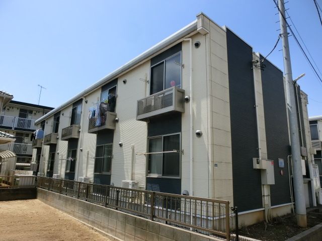 建物外観　四街道駅徒歩５分の便利な場所にあります