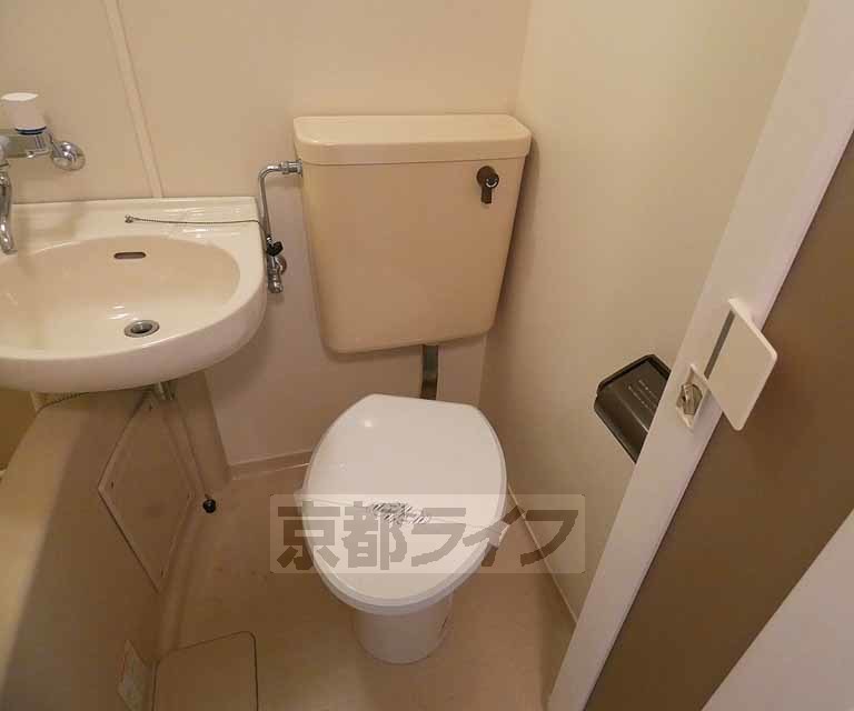 トイレ　広さあるので落ち着く空間です。