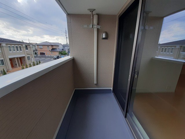 バルコニー　陽当たり良好なバルコニーです