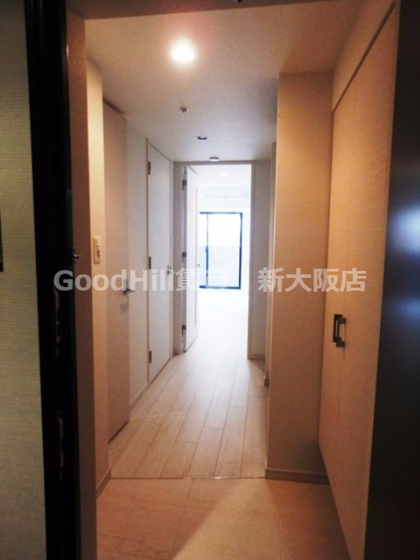 玄関　S-RESIDENCE新大阪WEST