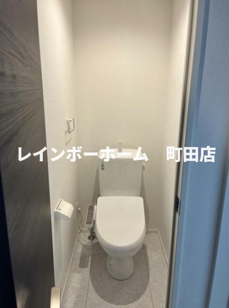 トイレ　※同施工会社参考写真