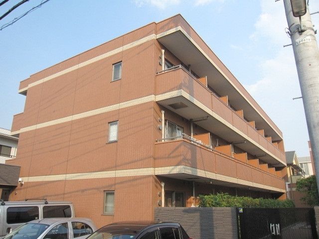 建物外観　★お洒落な外観・千歳船橋駅徒歩６分・生活便利です★