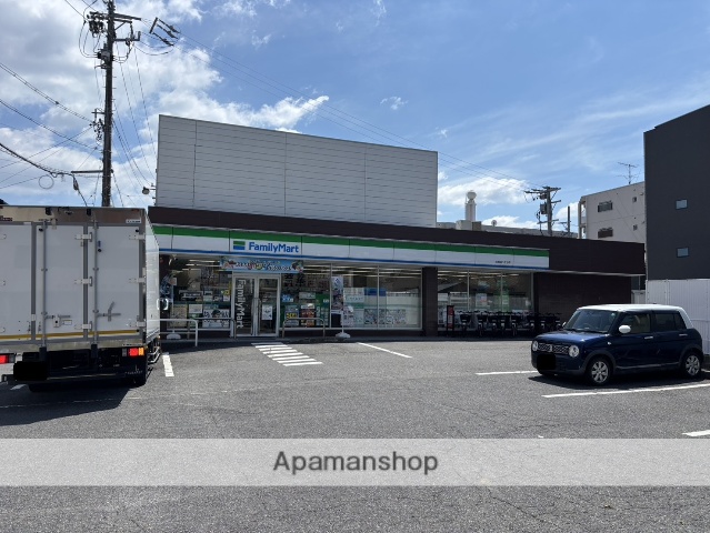 コンビニ　ファミリーマート太閤通八丁目店（コンビニ）まで205m