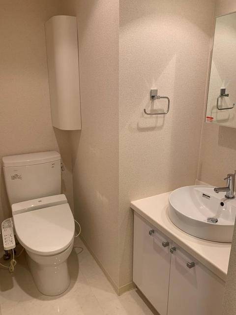 その他　洗面台付きの洋式トイレです☆
