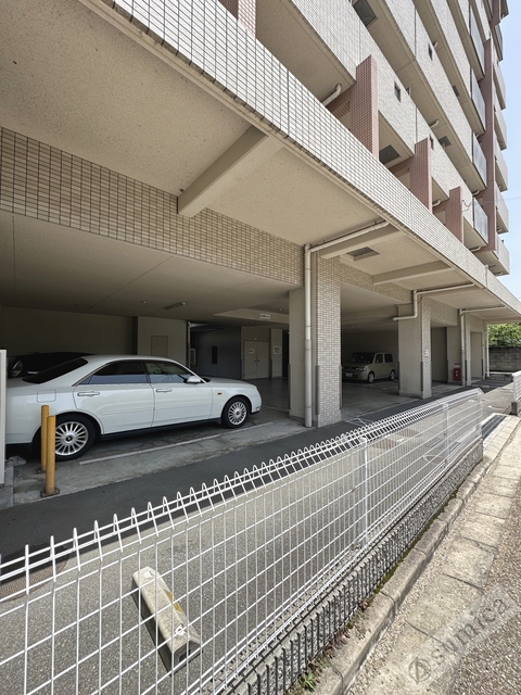 その他共有部分　屋根付き駐輪場は大事な自転車を雨から守ります♪