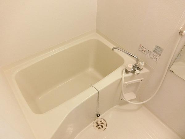 バス・シャワールーム　浴室乾燥機付きバス！