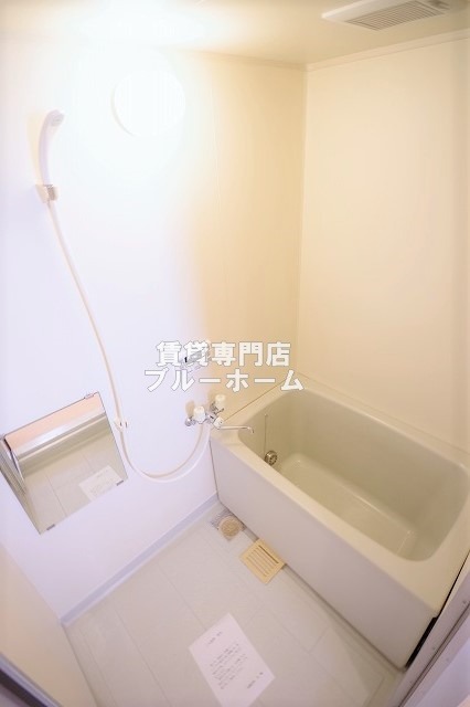 バス・シャワールーム　ゆったりとした浴室です！