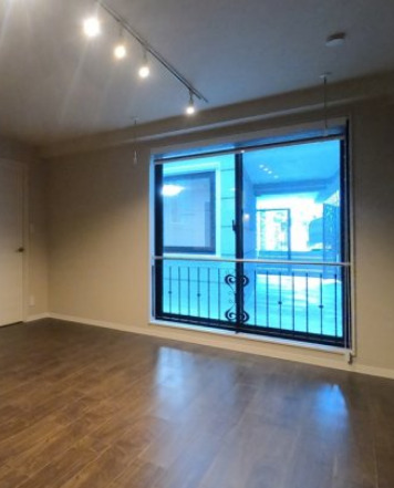 居室・リビング　※別部屋の参考写真です。