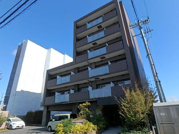 建物外観　★エントランスが素敵なマンションタイプです★