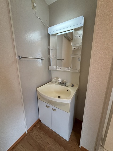 洗面設備　別部屋参考写真です