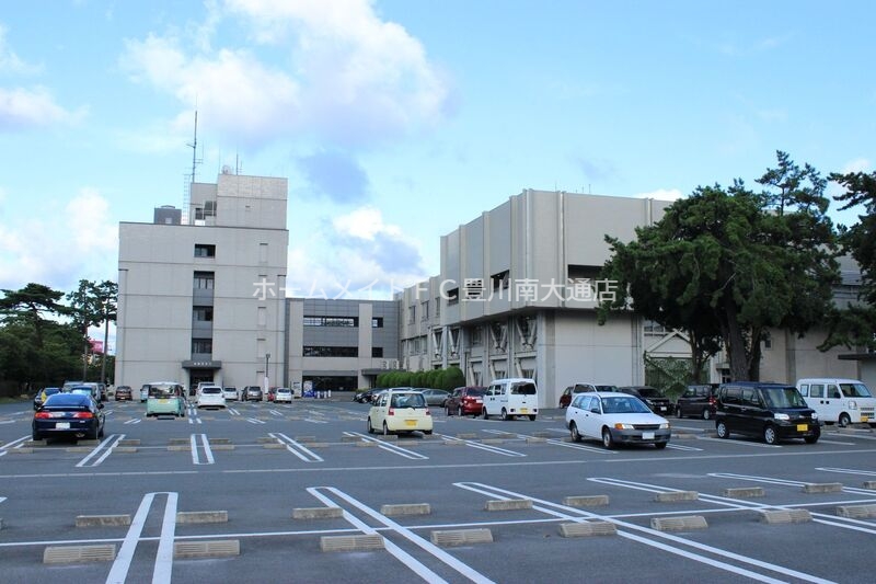 役所　豊川市役所（役所）まで461m