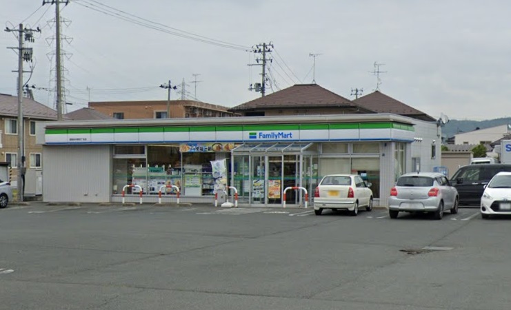 コンビニ　ファミリーマート 盛岡向中野四丁目店（コンビニ）まで744m