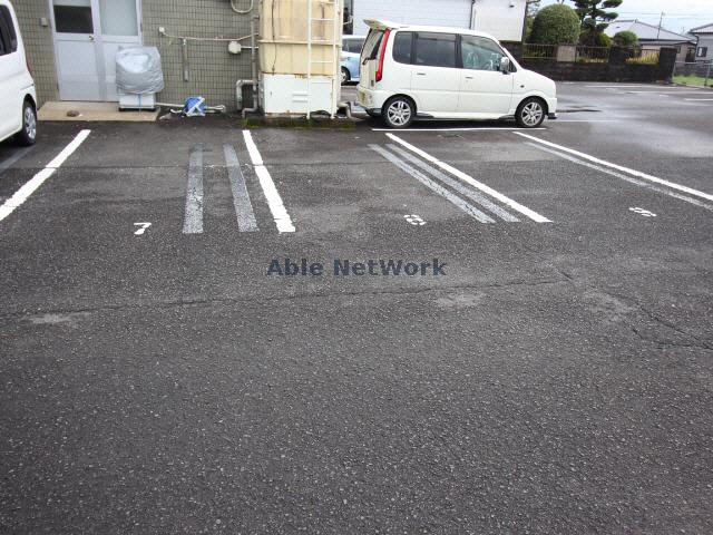 駐車場　駐車場