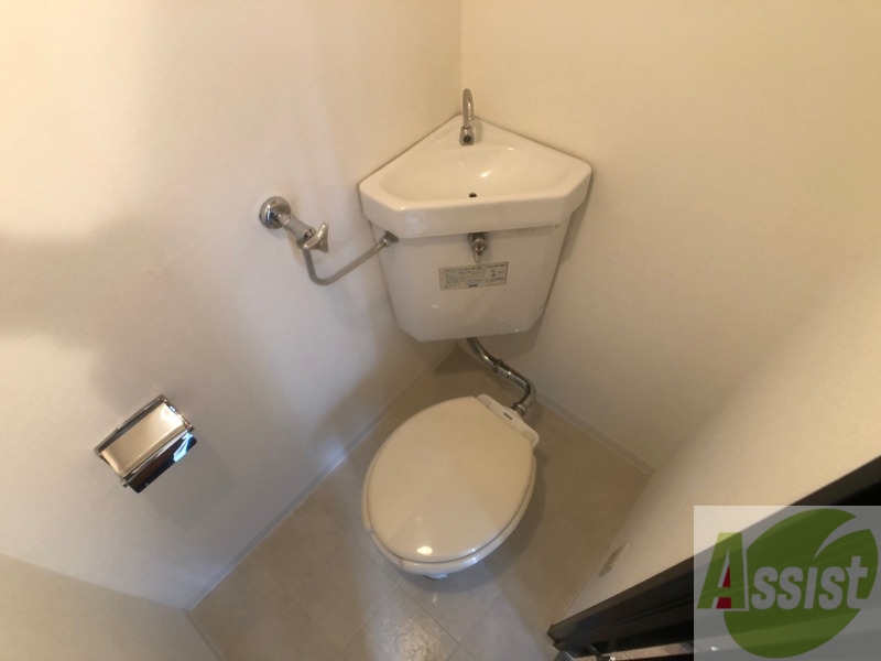 トイレ　こちらはトイレです。清潔感があり、安心して使用できます。