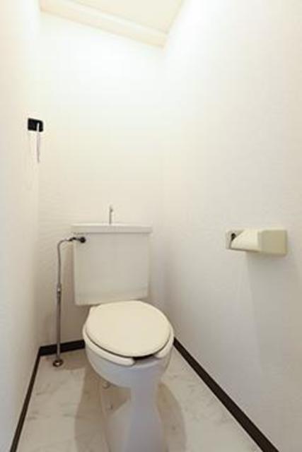 トイレ　※写真は同タイプ住戸です。