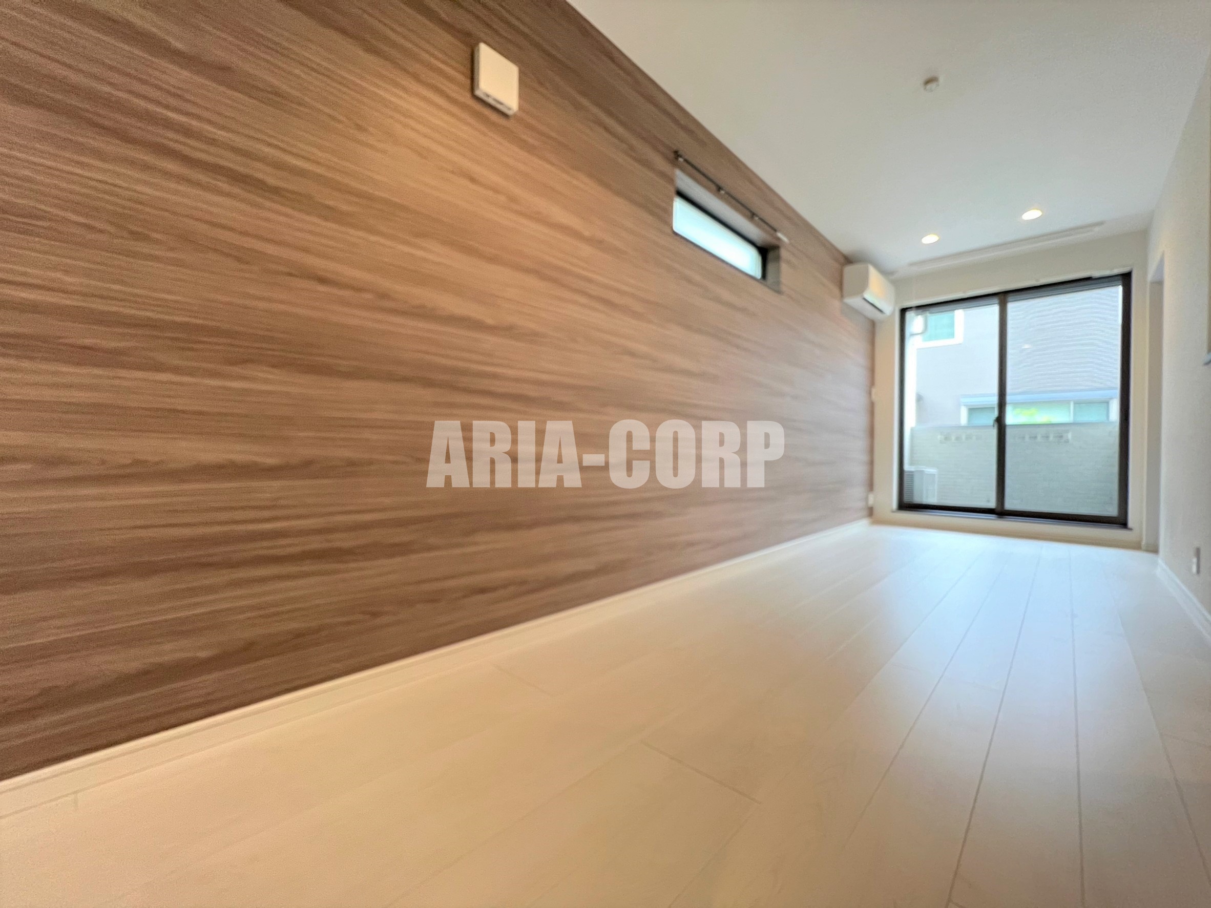 居室・リビング　築浅♪モノトーン基調で落ち着いたお部屋です。