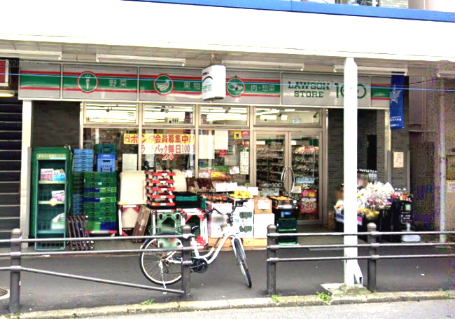 コンビニ　ローソンストア100 追浜町三丁目店（コンビニ）まで217m