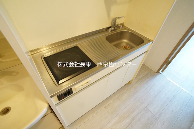 キッチン　※同タイプ702号室の参考写真です★（実際のお部屋とは異なり