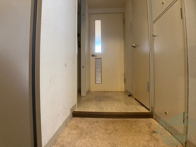 玄関　玄関の様子です。明るい印象ですね。気分もあがりそう。