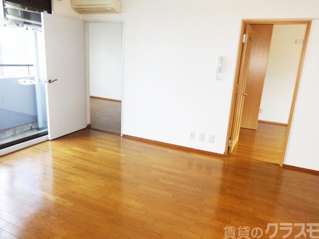 その他部屋・スペース　１２．０帖の広々リビングです。