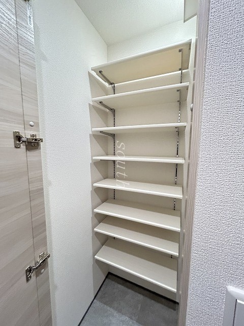 玄関　シューズクローク付き