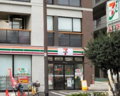 コンビニ　セブンイレブン市谷柳町店（コンビニ）まで459m