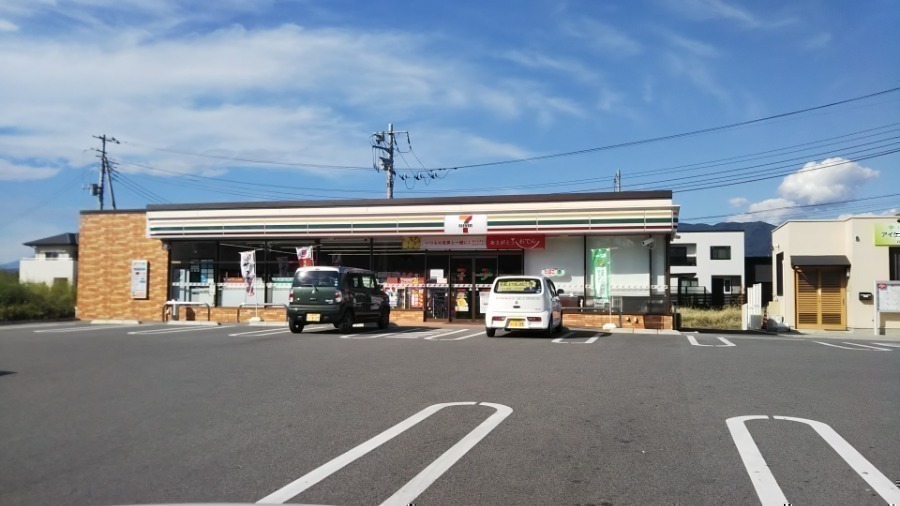 コンビニ　セブンイレブン小瀬スポーツ公園東店（コンビニ）まで206m