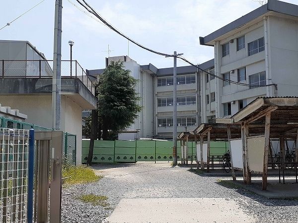 中学校　鼓ヶ浦中学校（中学校）まで350m
