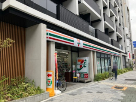 コンビニ　セブンイレブン 名古屋堀田通9丁目店（コンビニ）まで6m