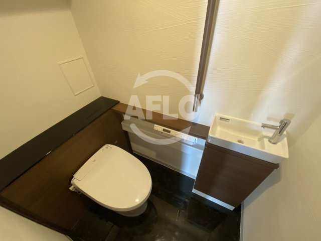 トイレ　ピアッツァタワー上本町EAST　温水洗浄便座