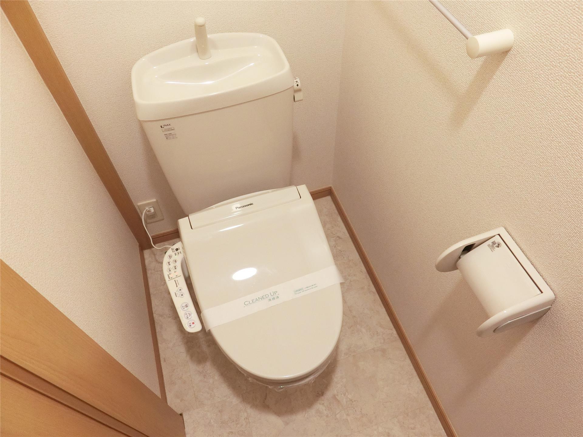 トイレ　ウォシュレット付きの洋式トイレです♪