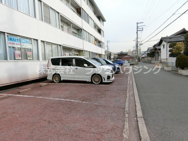 駐車場　【お部屋さがしはラックハウジングにお問合せ下さいませ♪】