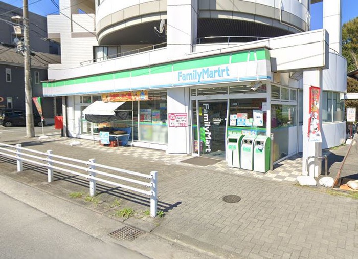 コンビニ　ファミリーマート（コンビニ）まで280m