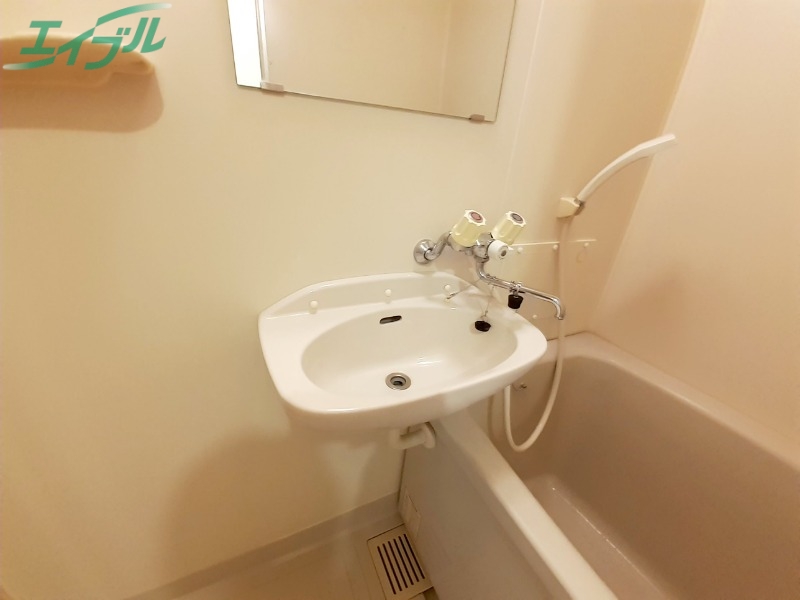 洗面設備　反転タイプ参考写真